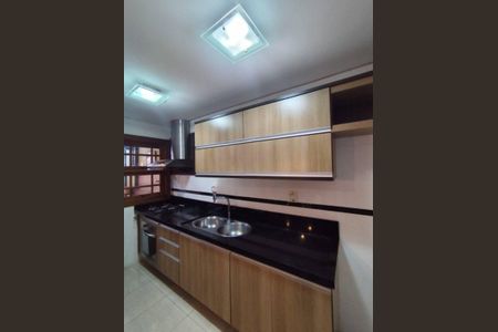 Cozinha de casa para alugar com 3 quartos, 195m² em Espírito Santo, Porto Alegre