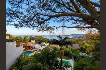 Casa para alugar com 3 quartos, 195m² em Espírito Santo, Porto Alegre