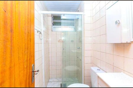 Banheiro de apartamento para alugar com 2 quartos, 59m² em Jardim Sabará, Porto Alegre