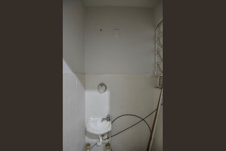 Banheiro de Serviço de apartamento para alugar com 2 quartos, 68m² em Tijuca, Rio de Janeiro