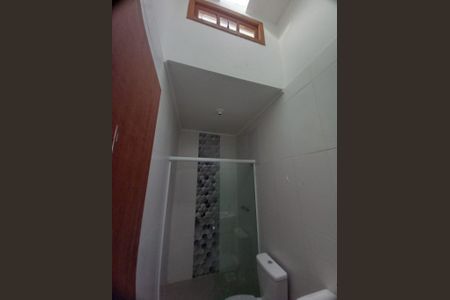 Casa para alugar com 90m², 2 quartos e 1 vaga Casa para alugar com 90m², 2 quartos e 1 vagaBanheiro social