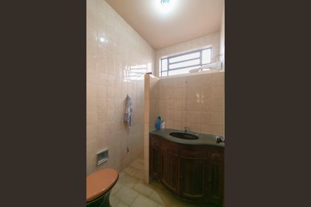 Banheiro de casa à venda com 3 quartos, 138m² em Sagrada Família, Belo Horizonte
