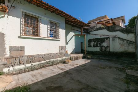 Área externa de casa à venda com 3 quartos, 138m² em Sagrada Família, Belo Horizonte