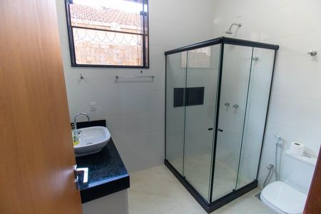 Casa para alugar com 310m², 4 quartos e 2 vagas Casa para alugar com 310m², 4 quartos e 2 vagasBanheiro 1