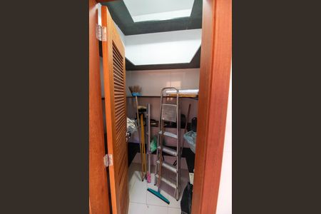 Despensa de casa para alugar com 4 quartos, 310m² em São Domingos, Niterói