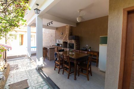 Casa para alugar com 310m², 4 quartos e 2 vagas Casa para alugar com 310m², 4 quartos e 2 vagasÁrea externa