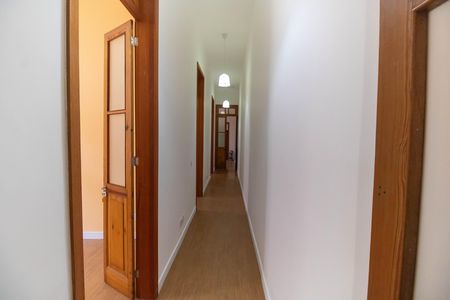 Casa para alugar com 310m², 4 quartos e 2 vagas Casa para alugar com 310m², 4 quartos e 2 vagasCorredor