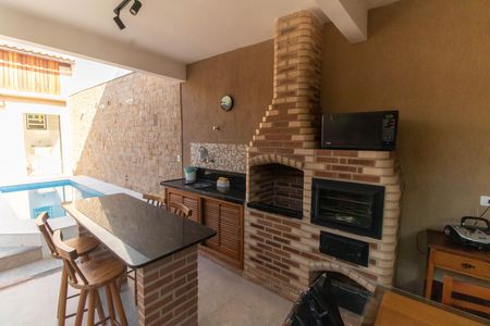 Casa para alugar com 310m², 4 quartos e 2 vagas Casa para alugar com 310m², 4 quartos e 2 vagasÁrea externa