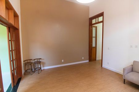 Casa para alugar com 310m², 4 quartos e 2 vagas Casa para alugar com 310m², 4 quartos e 2 vagasSala