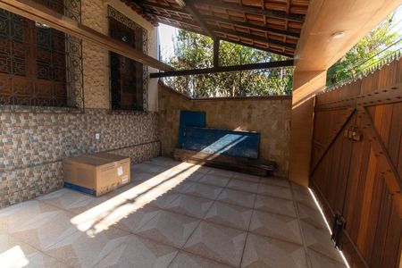 Garagem de casa para alugar com 4 quartos, 310m² em São Domingos, Niterói