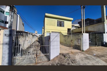Casa para alugar com 500m², 2 quartos e 4 vagas