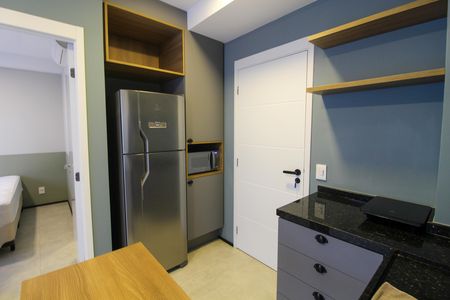 Cozinha de apartamento para alugar com 1 quarto, 28m² em Butantã, São Paulo