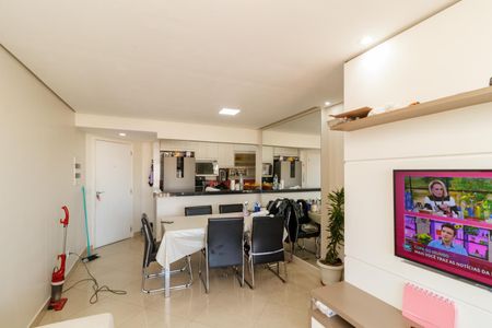 Sala de apartamento para alugar com 3 quartos, 69m² em Vila Gustavo, São Paulo