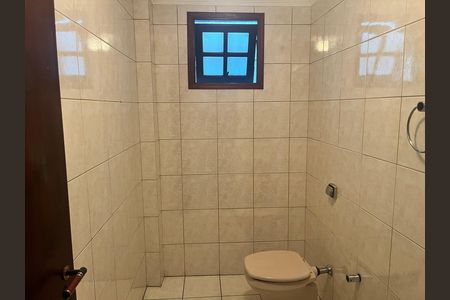 Casa para alugar com 4 quartos, 300m² em Parque dos Bancarios, São Paulo