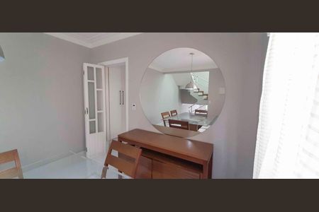 Casa à venda com 3 quartos, 125m² em Jardim Ester Yolanda, São Paulo