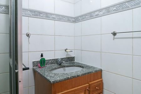 Banheiro de apartamento para alugar com 2 quartos, 31m² em Centro, Rio de Janeiro