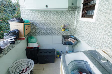 Casa à venda com 180m², 3 quartos e 2 vagas Casa à venda com 180m², 3 quartos e 2 vagasÁrea de Serviço