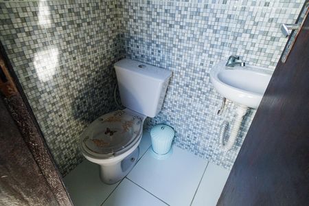 Casa à venda com 180m², 3 quartos e 2 vagas Casa à venda com 180m², 3 quartos e 2 vagasLavabo