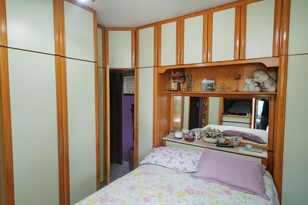 Casa à venda com 180m², 3 quartos e 2 vagas Casa à venda com 180m², 3 quartos e 2 vagasQuarto 1
