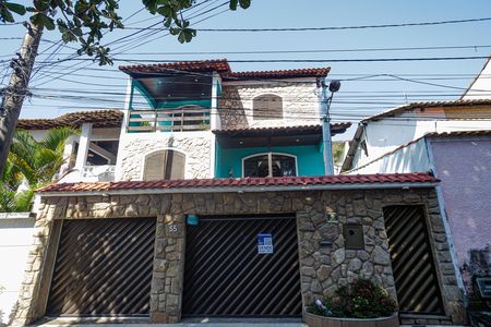 Fachada de casa à venda com 3 quartos, 180m² em Campo Grande, Rio de Janeiro