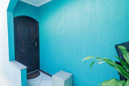 Casa à venda com 180m², 3 quartos e 2 vagas Casa à venda com 180m², 3 quartos e 2 vagasVaranda