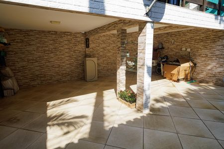 Garagem de casa à venda com 3 quartos, 180m² em Campo Grande, Rio de Janeiro
