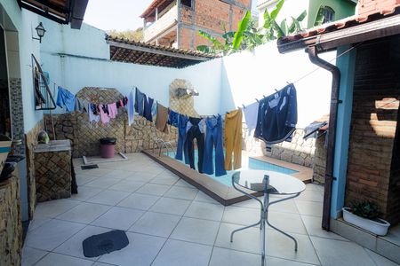 Casa à venda com 180m², 3 quartos e 2 vagas Casa à venda com 180m², 3 quartos e 2 vagasQuintal