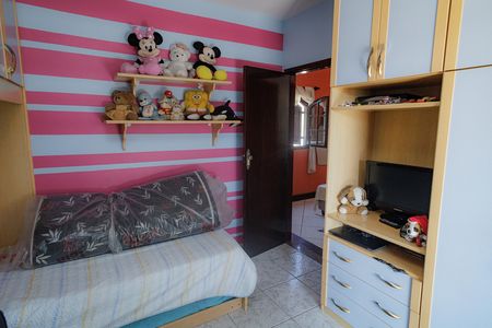 Casa à venda com 180m², 3 quartos e 2 vagas Casa à venda com 180m², 3 quartos e 2 vagasQuarto 2