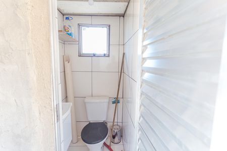 Casa à venda com 120m², 2 quartos e 1 vaga Casa à venda com 120m², 2 quartos e 1 vagaLavabo do Terraço/Área de Serviço