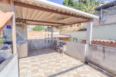 Casa à venda com 120m², 2 quartos e 1 vaga Casa à venda com 120m², 2 quartos e 1 vagaTerraço/Área de Serviço