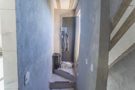 Casa à venda com 120m², 2 quartos e 1 vaga Casa à venda com 120m², 2 quartos e 1 vagaCorredor de Acesso ao Terraço