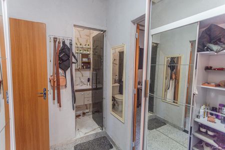 Closet da Suíte de casa à venda com 2 quartos, 120m² em Taquaril, Belo Horizonte