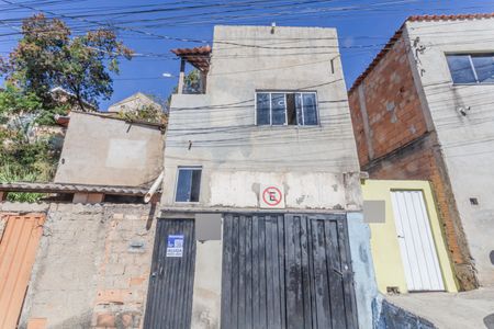 Fachada de casa à venda com 2 quartos, 120m² em Taquaril, Belo Horizonte