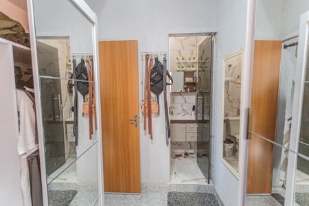 Closet da Suíte de casa à venda com 2 quartos, 120m² em Taquaril, Belo Horizonte