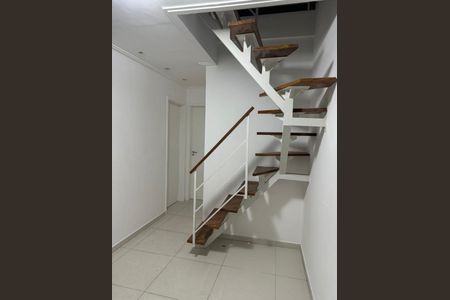 Apartamento à venda com 105m², 3 quartos e 2 vagas Apartamento à venda com 105m², 3 quartos e 2 vagasSala