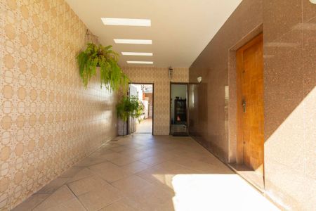 Garagem de casa à venda com 3 quartos, 220m² em Parque São Jorge, São Paulo