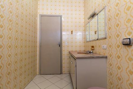 Banheiro 2 de casa à venda com 3 quartos, 220m² em Parque São Jorge, São Paulo