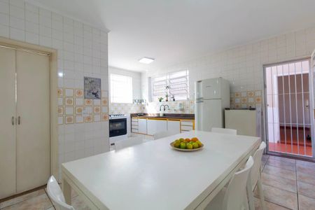 Cozinha de casa à venda com 3 quartos, 220m² em Parque São Jorge, São Paulo