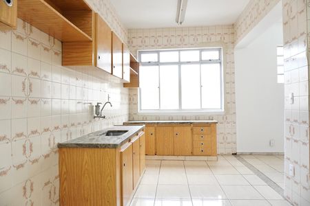 Cozinha  de apartamento à venda com 3 quartos, 100m² em Santa Efigênia, Belo Horizonte