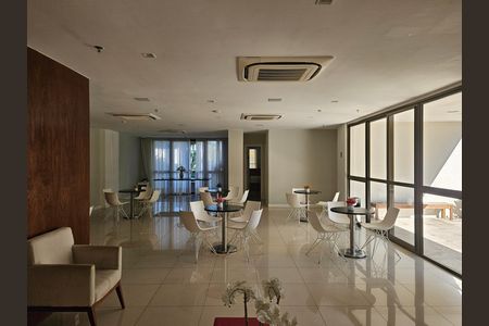 Apartamento para alugar com 131m², 3 quartos e 2 vagas Apartamento para alugar com 131m², 3 quartos e 2 vagasÁrea comum - Salão de festas