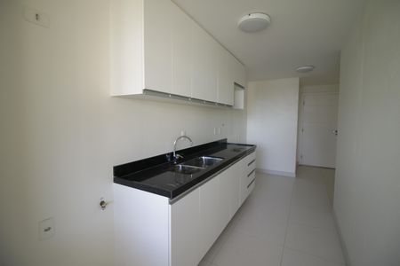 Cozinha de apartamento para alugar com 3 quartos, 131m² em Barra Olímpica, Rio de Janeiro