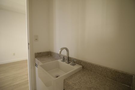Apartamento para alugar com 131m², 3 quartos e 2 vagasBanheiro da Suíte canadense 1 e 2