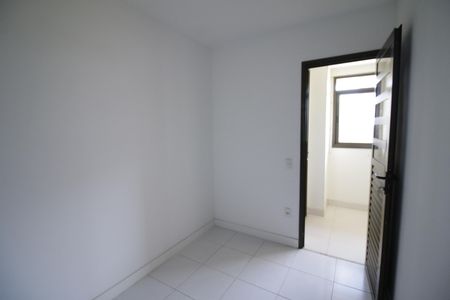 Apartamento para alugar com 131m², 3 quartos e 2 vagasQuarto de Serviço