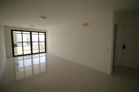 Sala de apartamento para alugar com 3 quartos, 131m² em Barra Olímpica, Rio de Janeiro