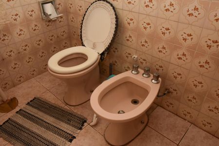 Casa à venda com 154m², 3 quartos e 3 vagas Casa à venda com 154m², 3 quartos e 3 vagasBanheiro da Suite