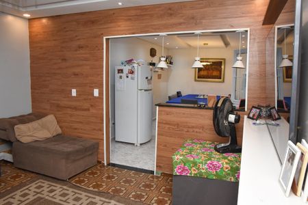 Casa à venda com 154m², 3 quartos e 3 vagas Casa à venda com 154m², 3 quartos e 3 vagasSala