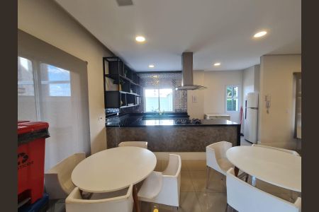 Apartamento à venda com 96m², 3 quartos e 2 vagas Apartamento à venda com 96m², 3 quartos e 2 vagasÁrea comum - Salão de festas