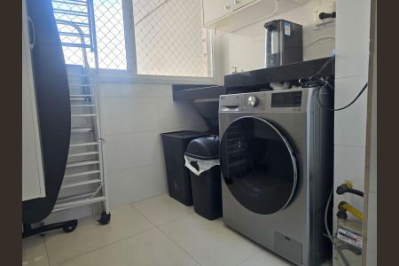 Apartamento à venda com 96m², 3 quartos e 2 vagas Apartamento à venda com 96m², 3 quartos e 2 vagasÁrea de Serviço