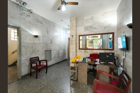 Fachada e portaria de apartamento para alugar com 2 quartos, 75m² em Vila Isabel, Rio de Janeiro