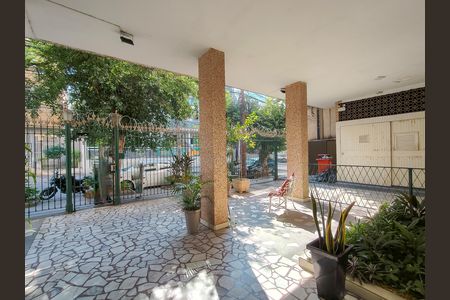 Apartamento para alugar com 75m², 2 quartos e sem vaga Apartamento para alugar com 75m², 2 quartos e sem vagaFachada e portaria